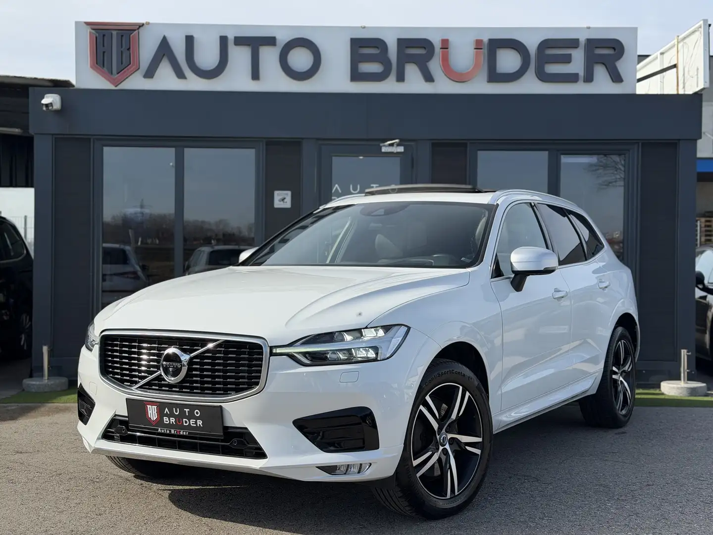Volvo XC60 R Design AWD 360 /Pano/Assistenten Weiß - 2