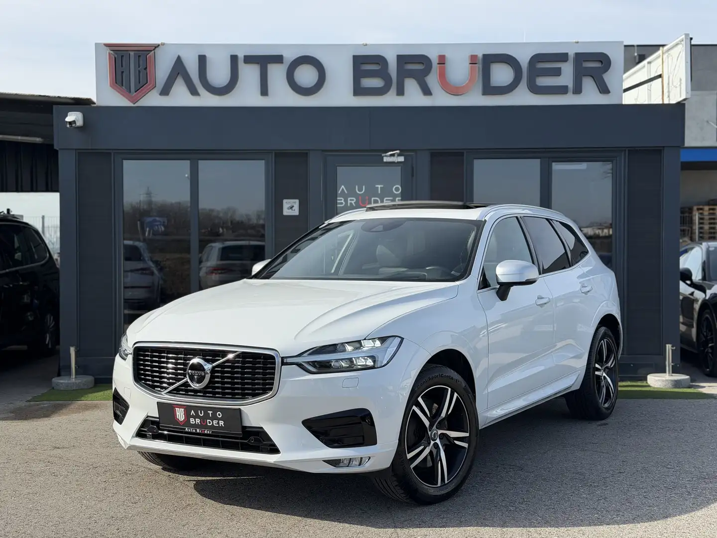 Volvo XC60 R Design AWD 360 /Pano/Assistenten Weiß - 1