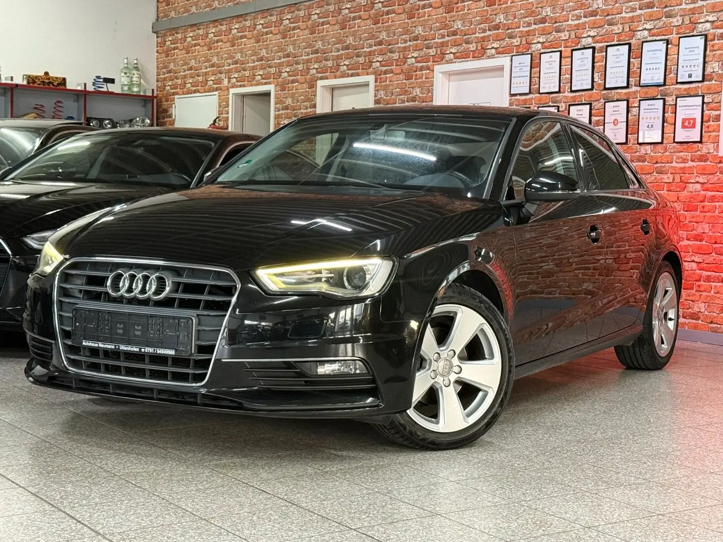 Audi A3 Limousine-Xenon-Navi-Sportsitze-PDC-Alu Schwarz - 1