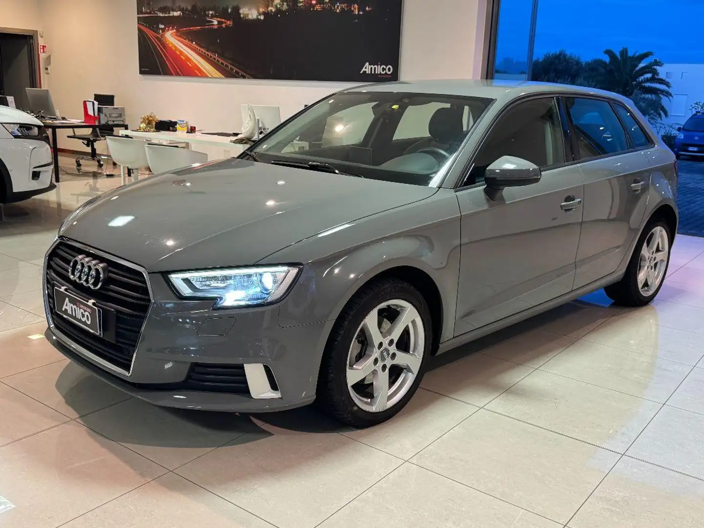 Audi A3 SPB 1.6 TDI S-tronic Sport Grigio Quantum Gris - 1