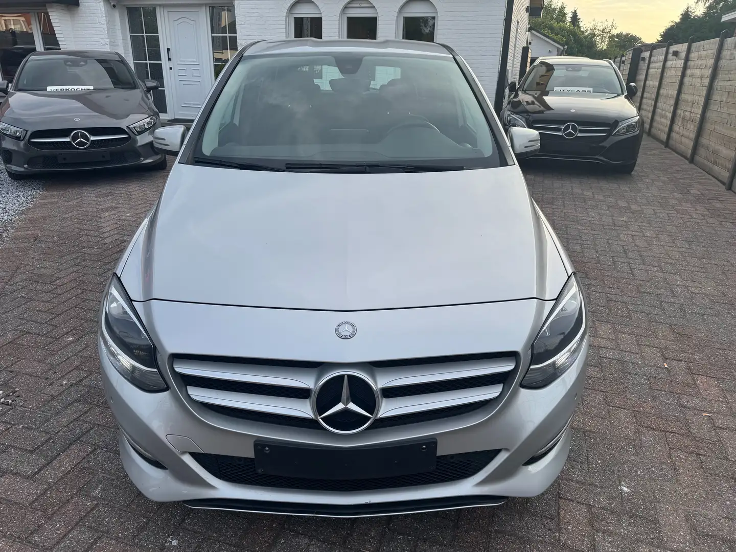 Mercedes-Benz B 180 d BE-STYLE PACK-ONLY EXPORT OR PROFESSIONAL!! Argent - 2