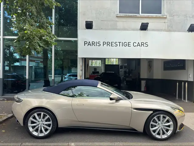 Aston Martin DB11 view 9
