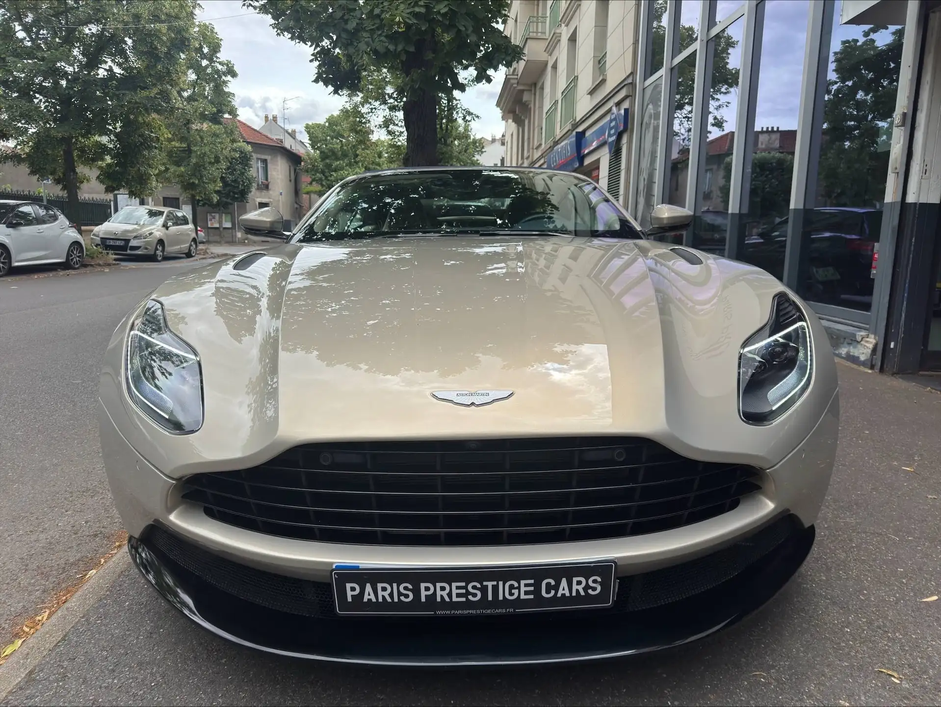 애스턴마틴 DB11 V8 2019 실버 사진 6