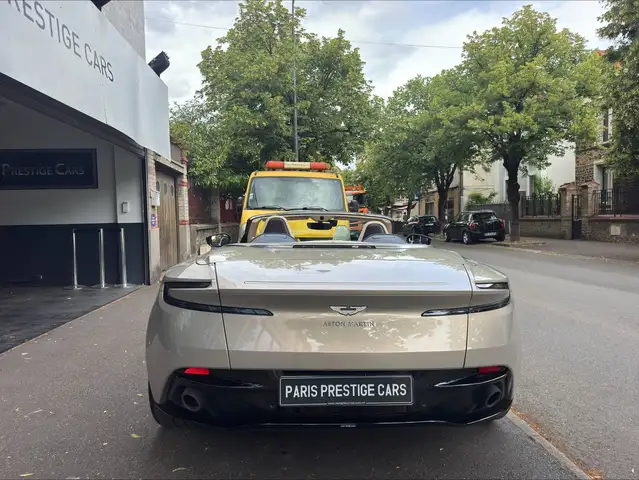 Aston Martin DB11 view 14