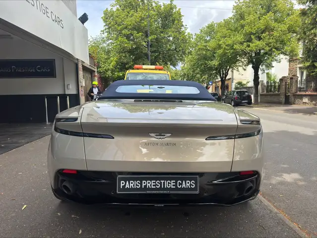 Aston Martin DB11 view 13