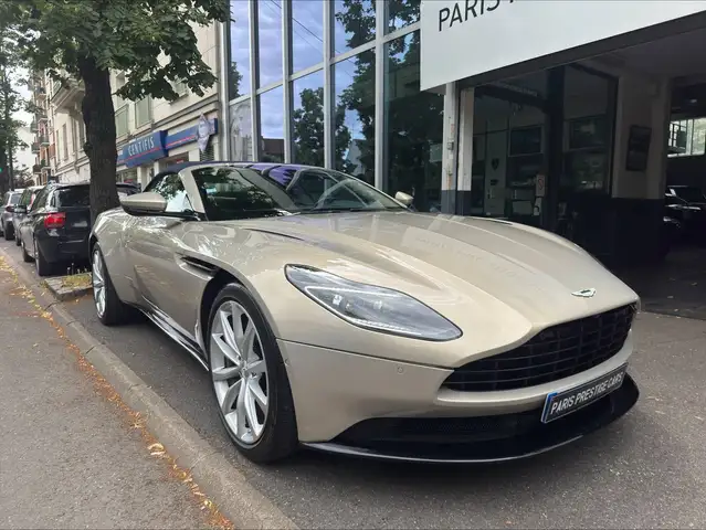 Aston Martin DB11 view 7