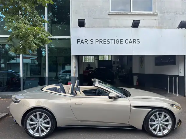 Aston Martin DB11 view 10