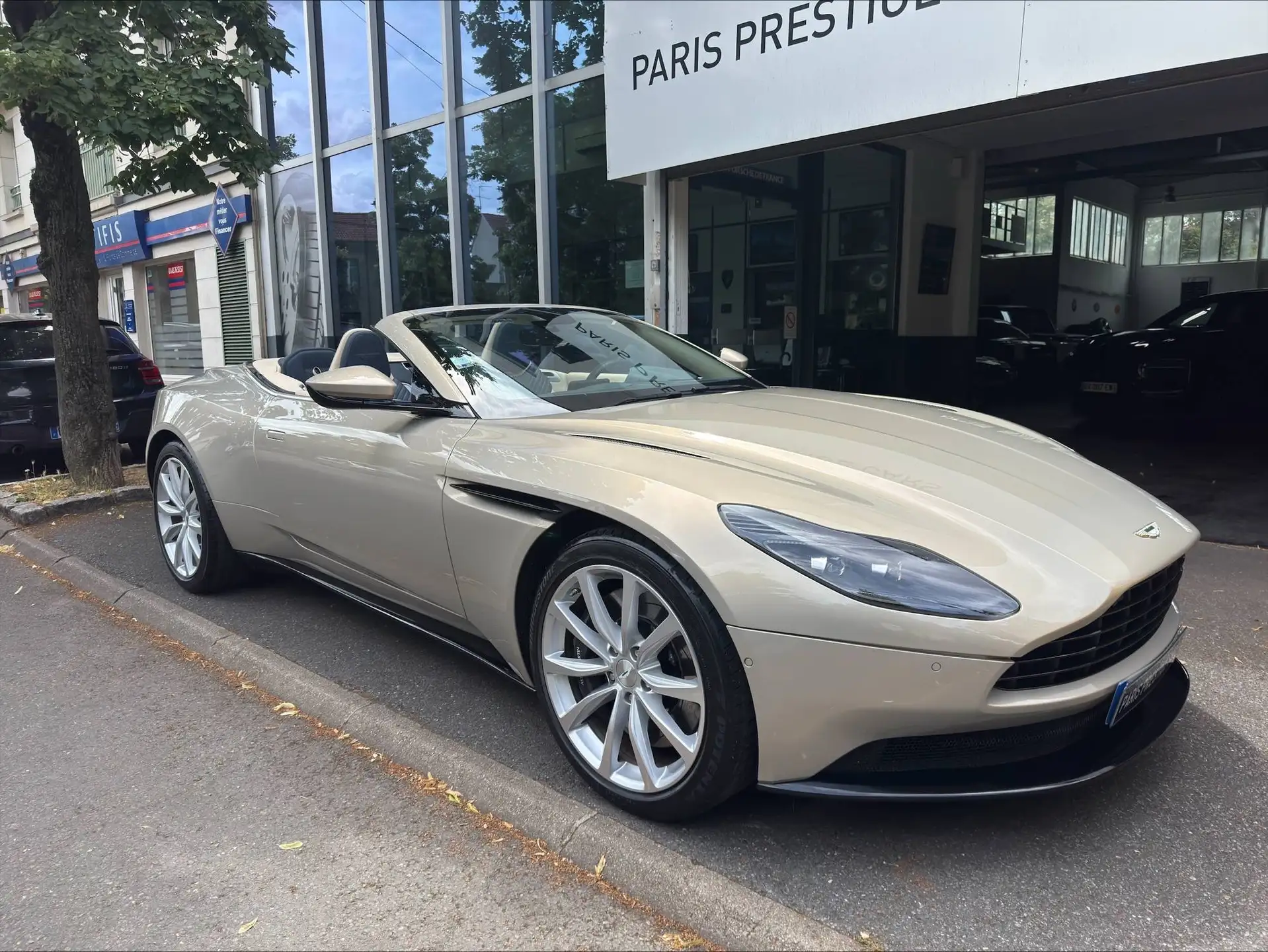 애스턴마틴 DB11 V8 2019 실버 사진 8