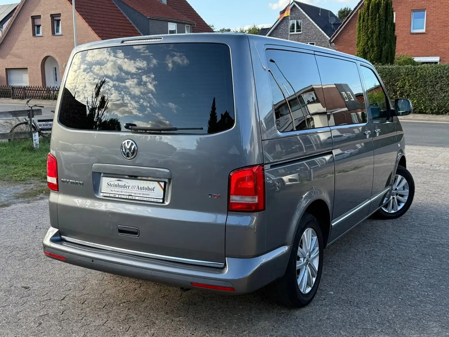 Volkswagen T5 Multivan T5 T6 Facelift Multivan Highline Grau - 2
