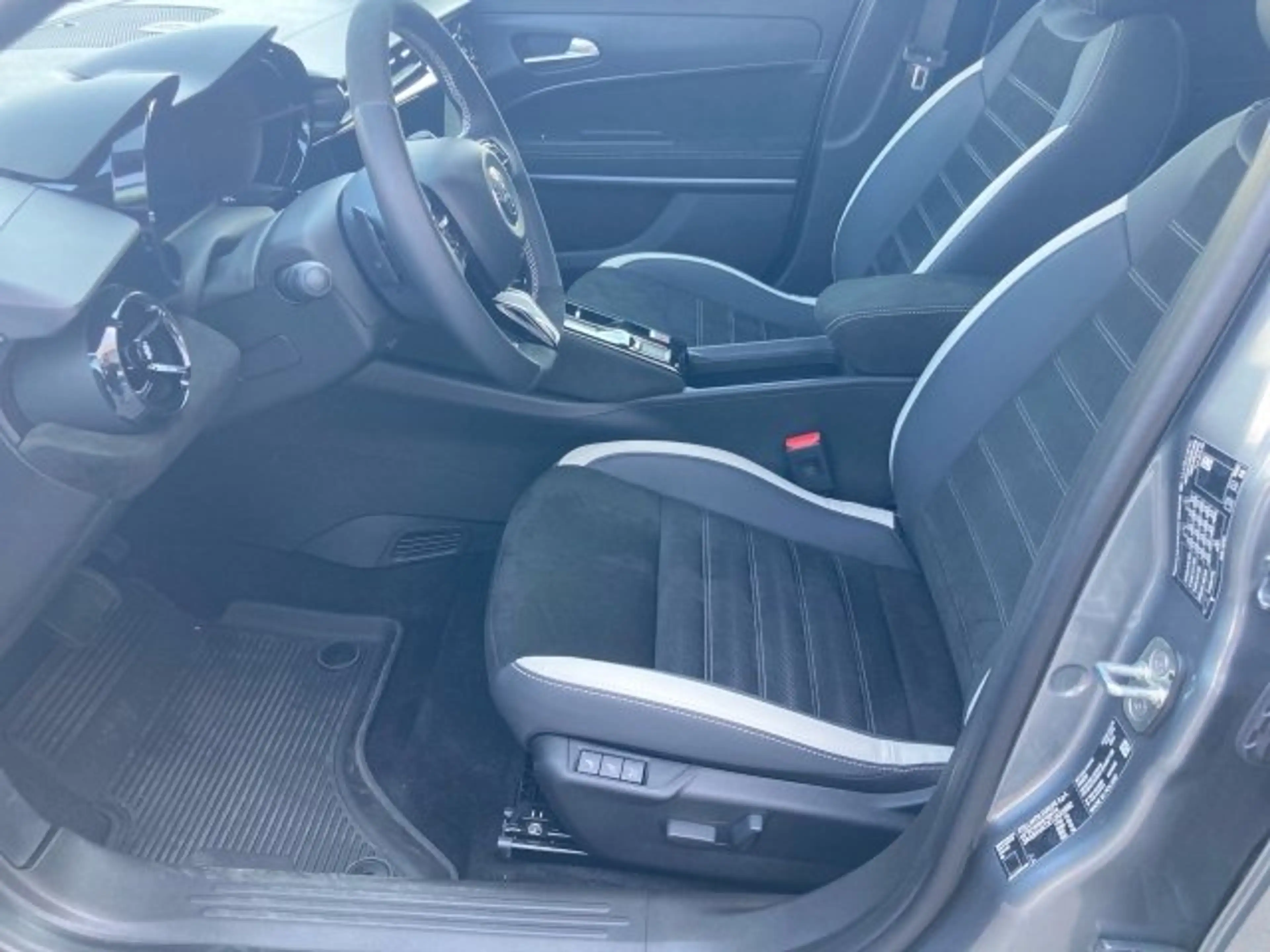 Alfa Romeo Junior Ibride Sport Speciale — photo 12