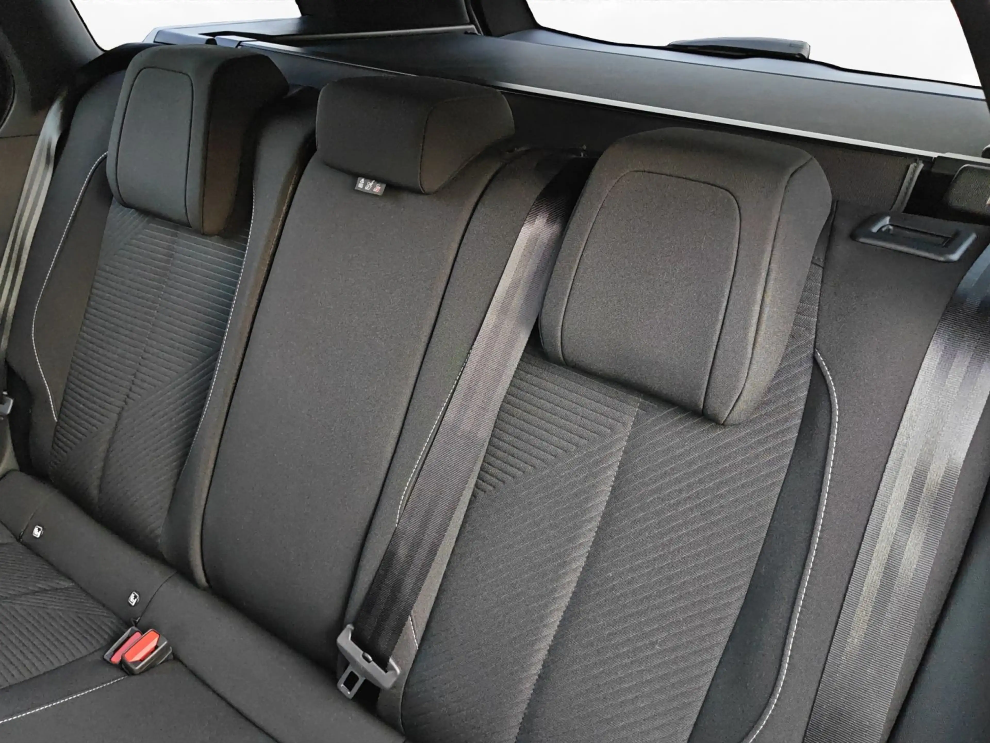 Peugeot 308 SW Active Pack PHEV 180 Navi Sitzheizung Len — photo 10