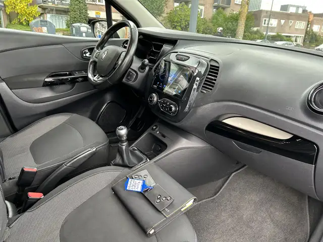 Renault Captur view 3