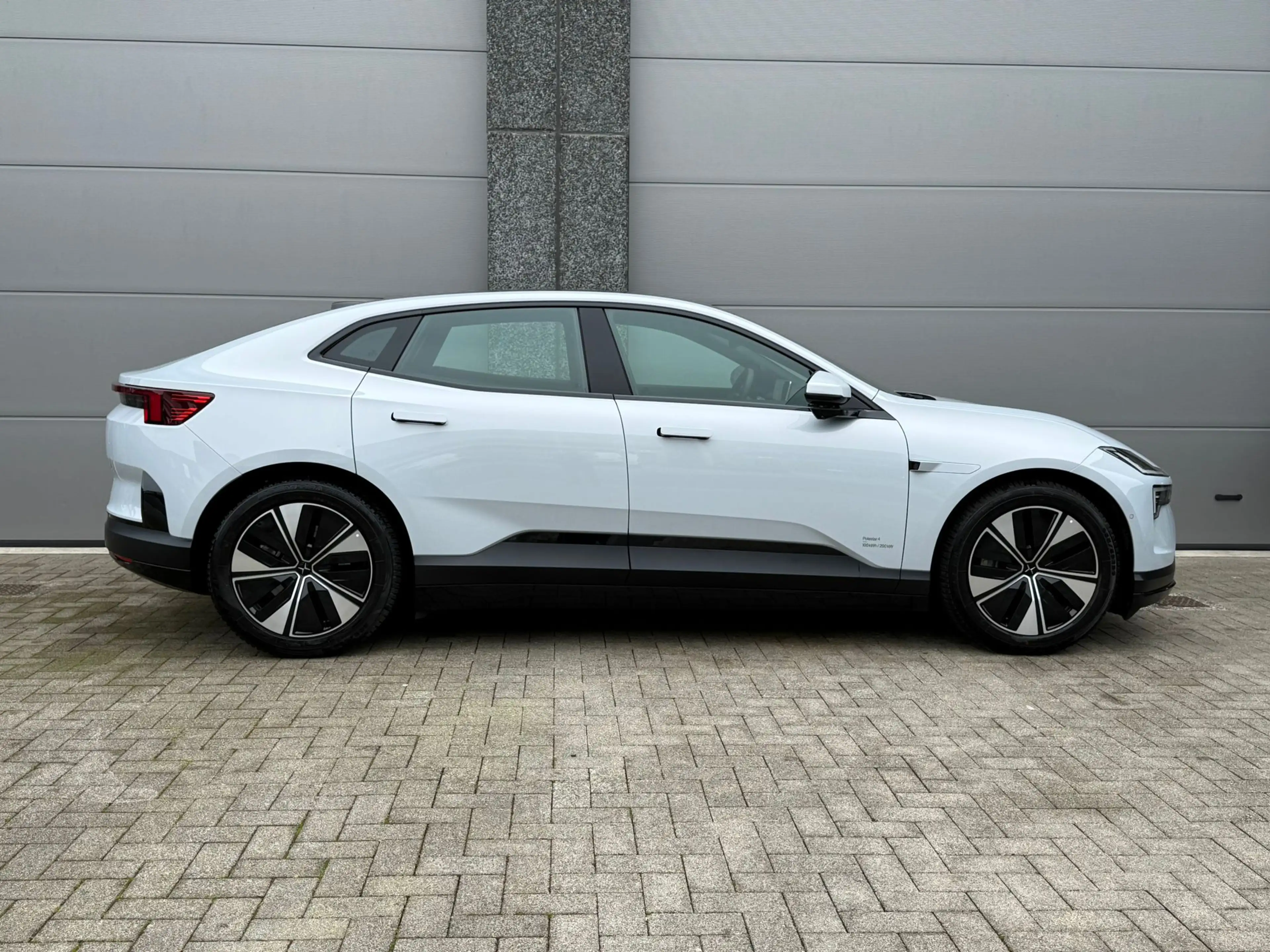Polestar 4 100 kWh Long Range Single Motor *PANO / 360 / ACC* — photo 6