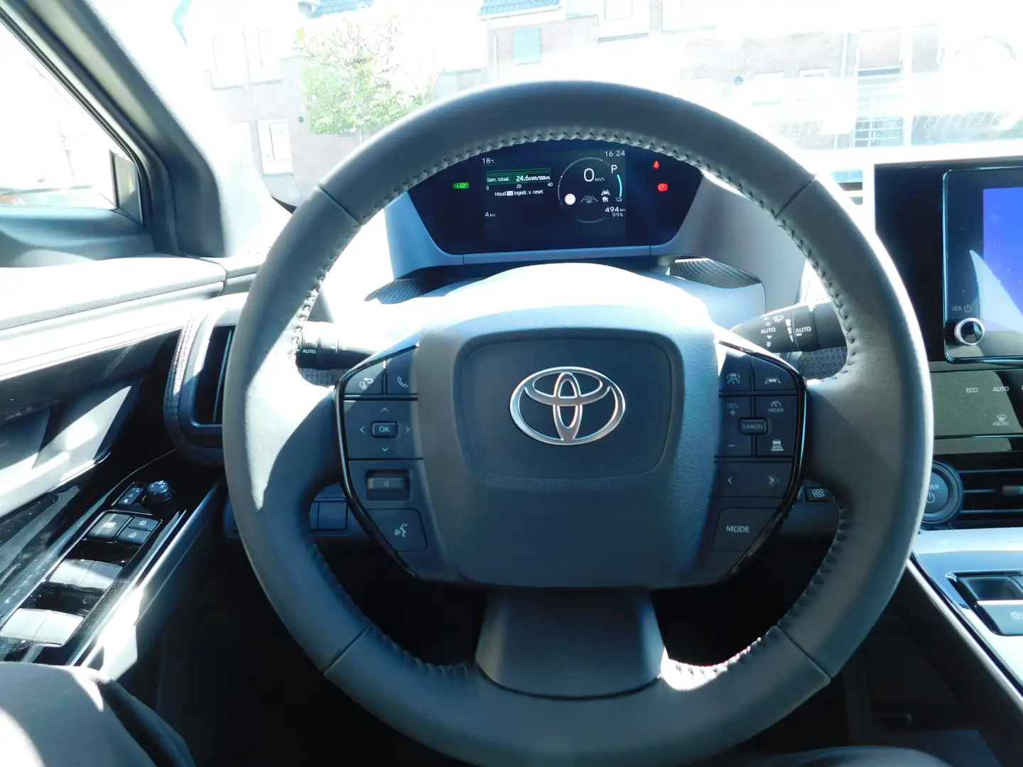 Toyota bZ4X Active 71 kWh | NIEUW | DIRECT LEVERBAAR Grijs - 2