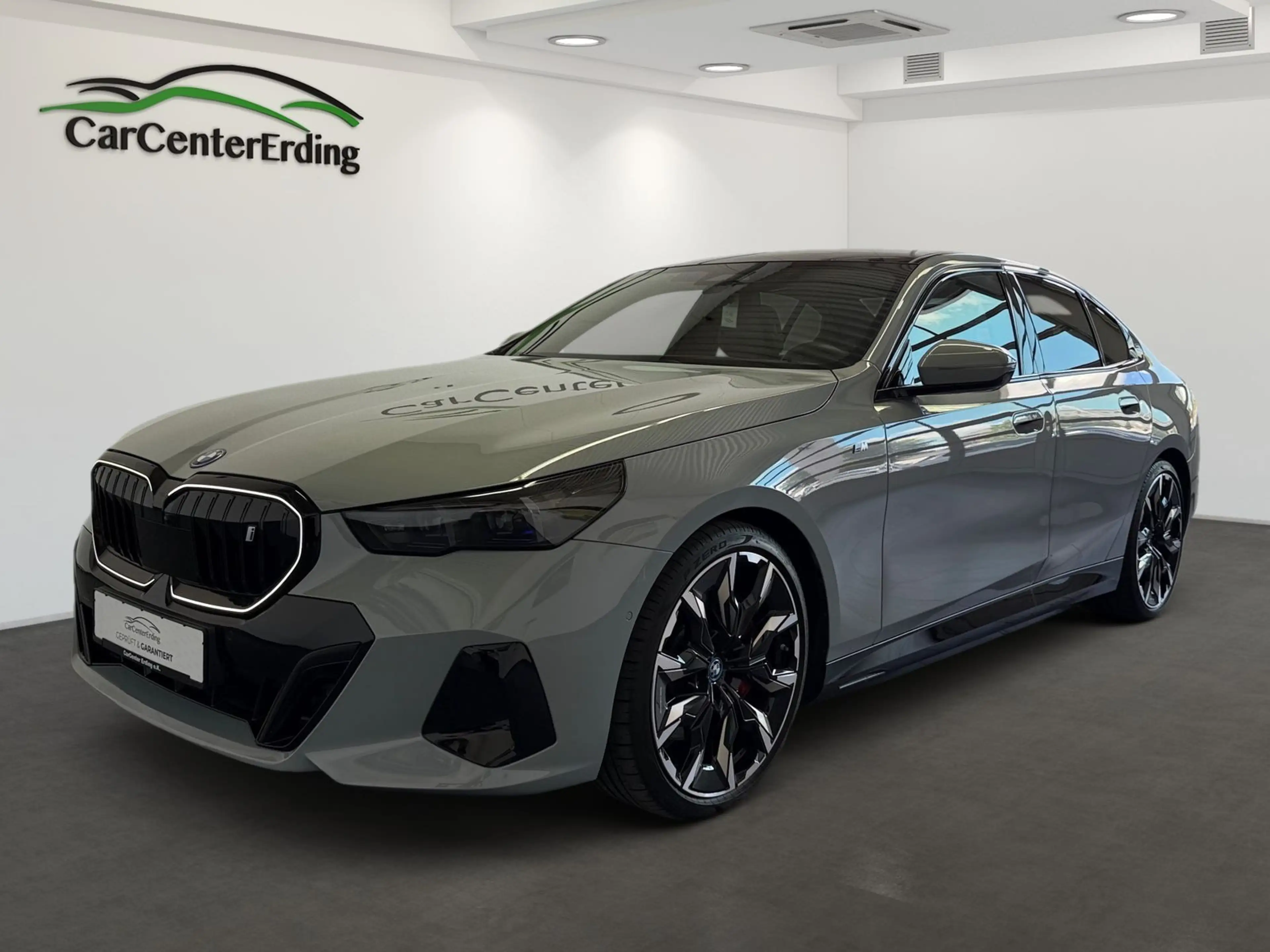 BMW i5 Lim.40*M Sport*a.LED*ACC*360°*B&W*Pano*AHK*21"