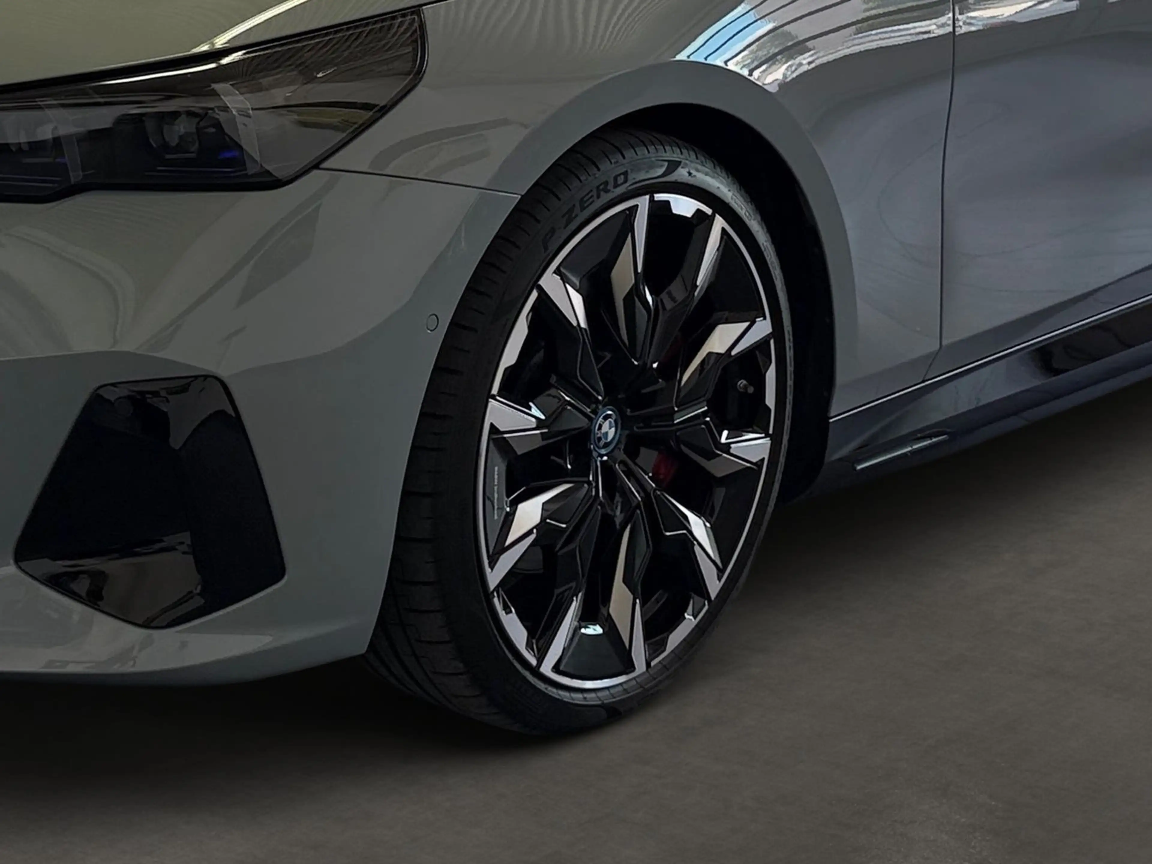BMW i5 Lim.40*M Sport*a.LED*ACC*360°*B&W*Pano*AHK*21" — photo 8