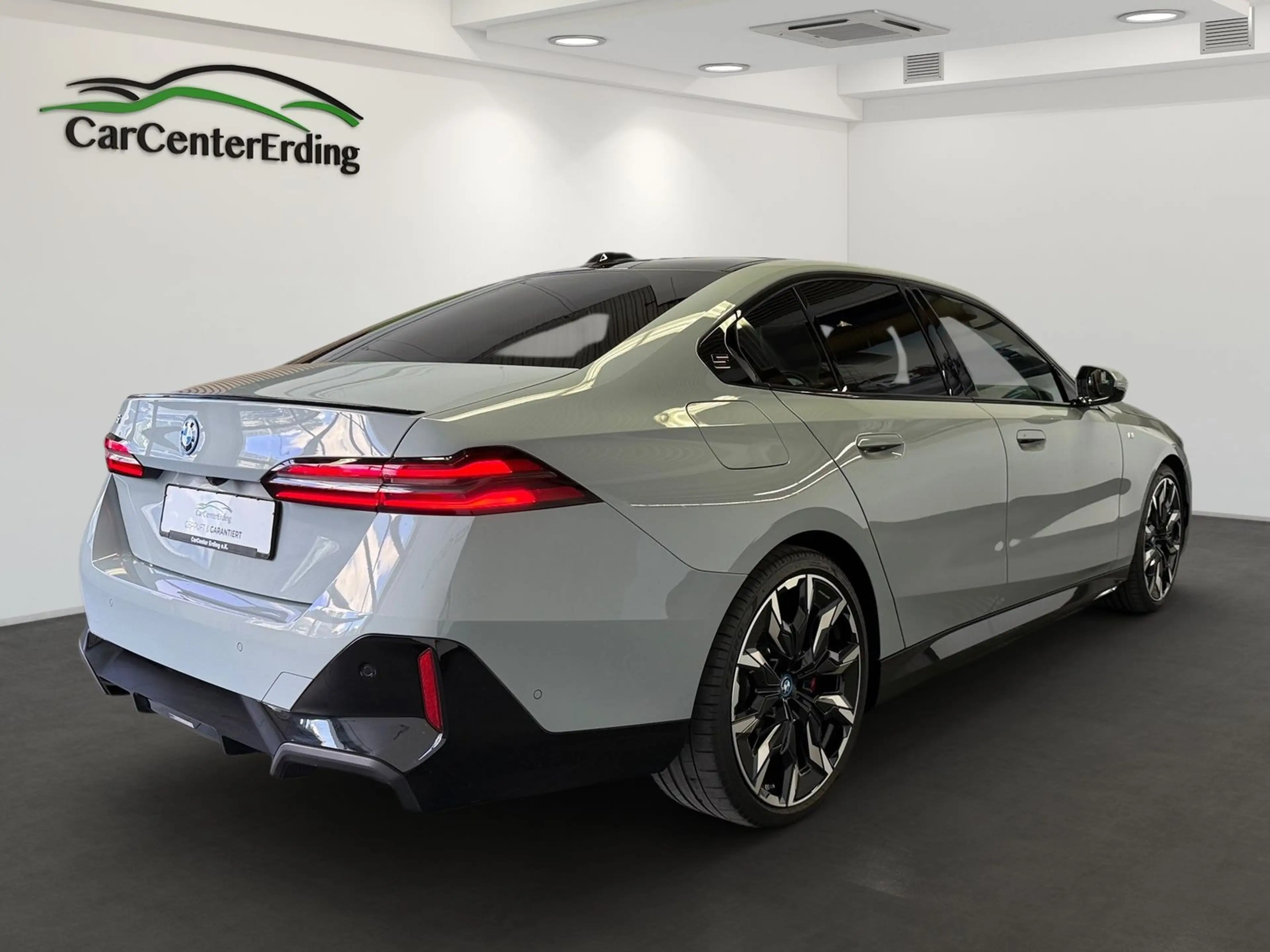 BMW i5 Lim.40*M Sport*a.LED*ACC*360°*B&W*Pano*AHK*21" — photo 4