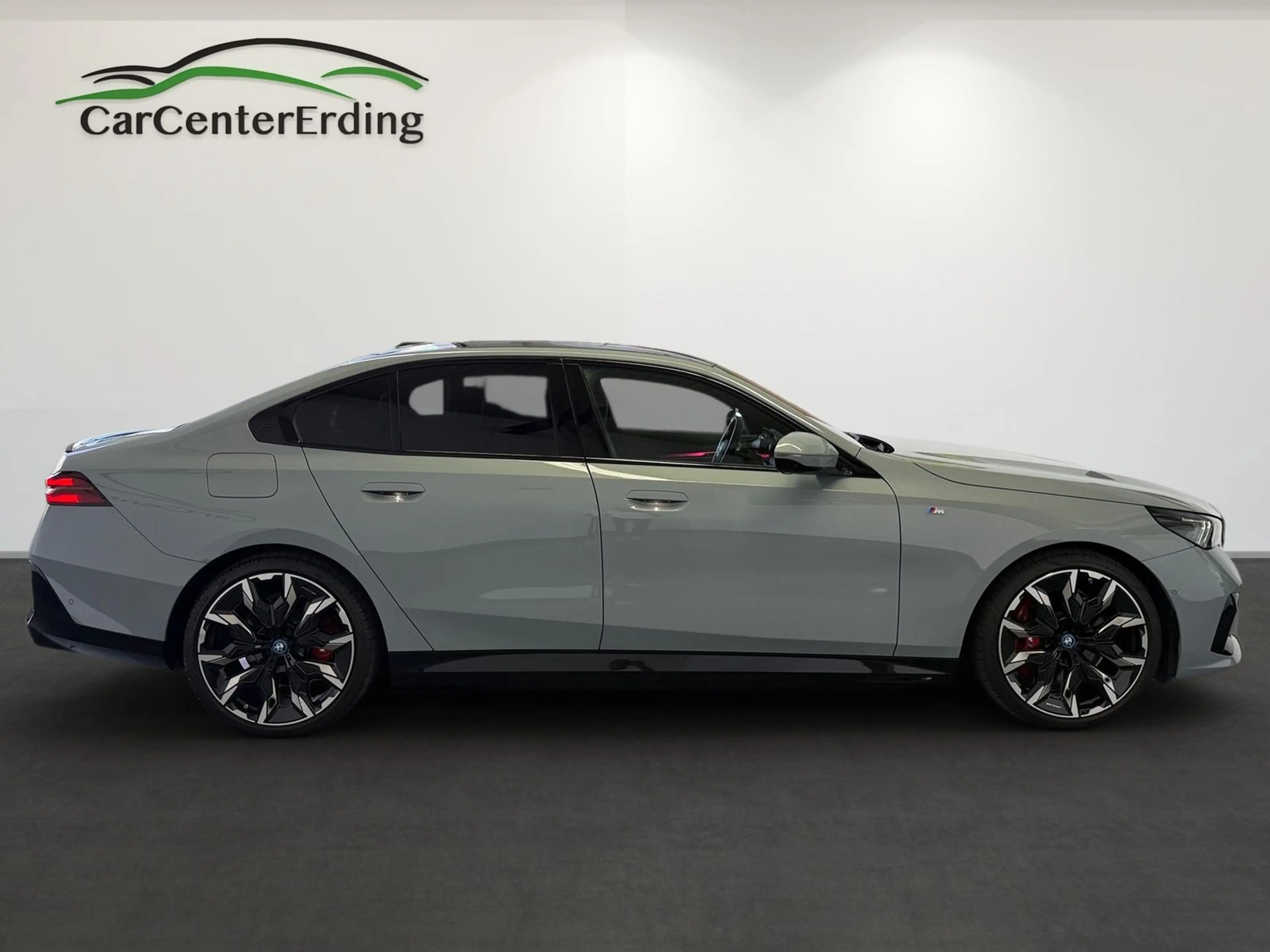 BMW i5 Lim.40*M Sport*a.LED*ACC*360°*B&W*Pano*AHK*21" — photo 3