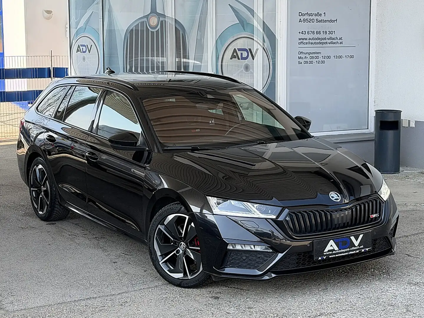 Skoda Octavia Combi 2,0 TDI 4x4 RS DSG Schwarz - 2