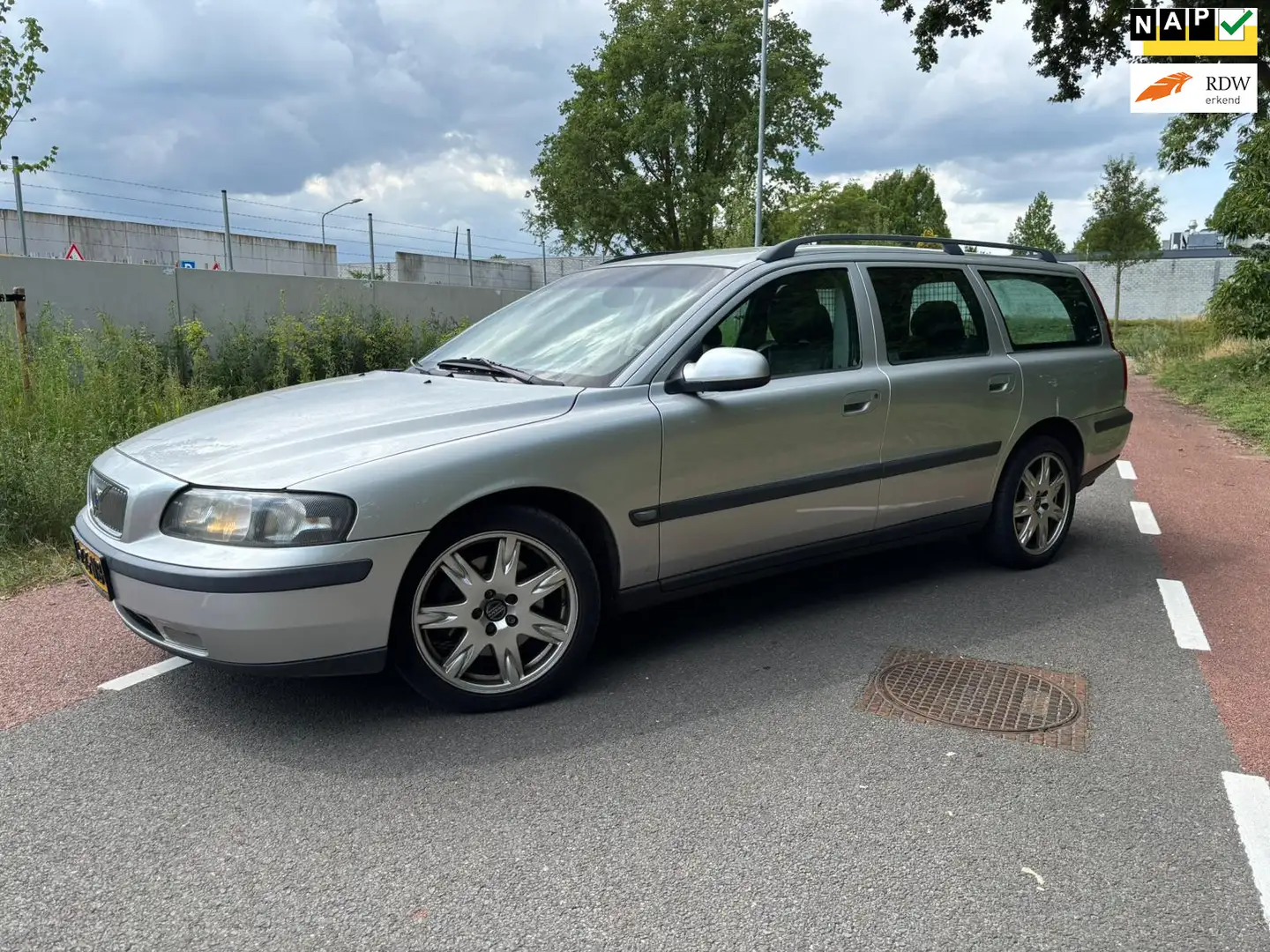 Volvo V70 2.3 T-5 Geartr. C.L Automaat 250pk Dealer onderhou Gris - 1