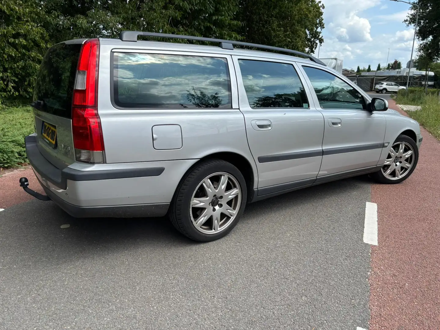 Volvo V70 2.3 T-5 Geartr. C.L Automaat 250pk Dealer onderhou Gris - 2