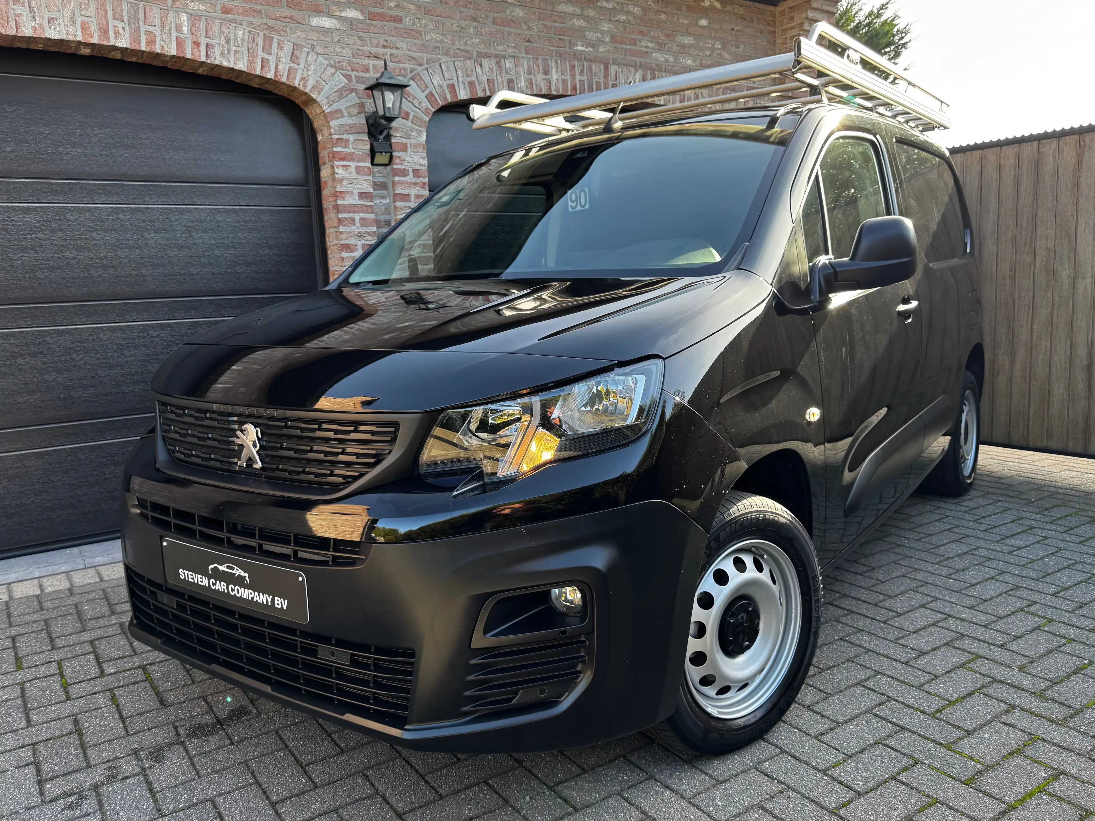 Peugeot Partner | BTW INCL | 3 ZIT | NAVI | CAMERA | PDC | CARPLAY | AUTO A/C | LANE ASSIST | DAKREK | TREKHAAK |
