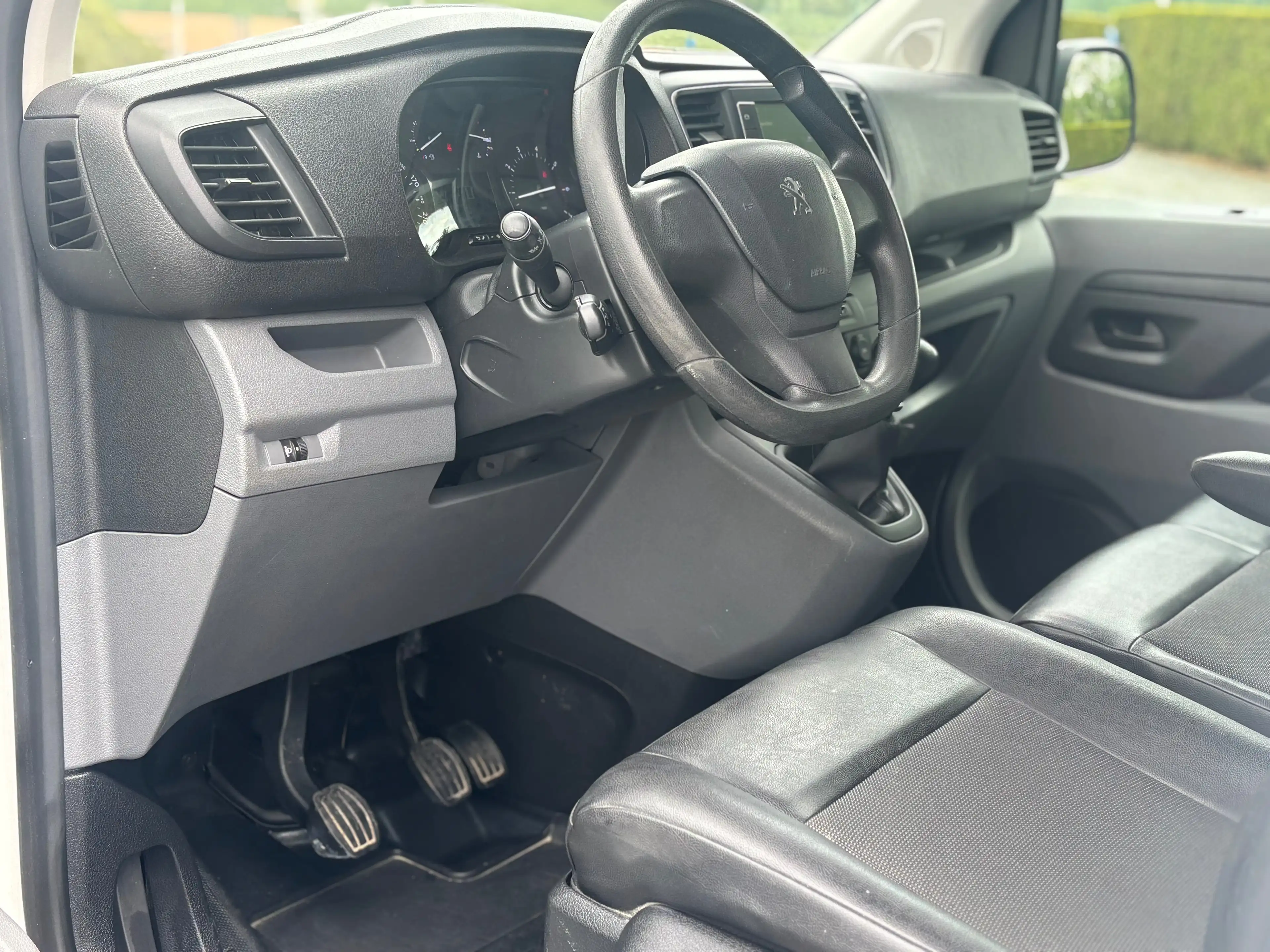 Peugeot Expert 2.0 BlueHDi L1 Compact Premium Pack S — photo 8