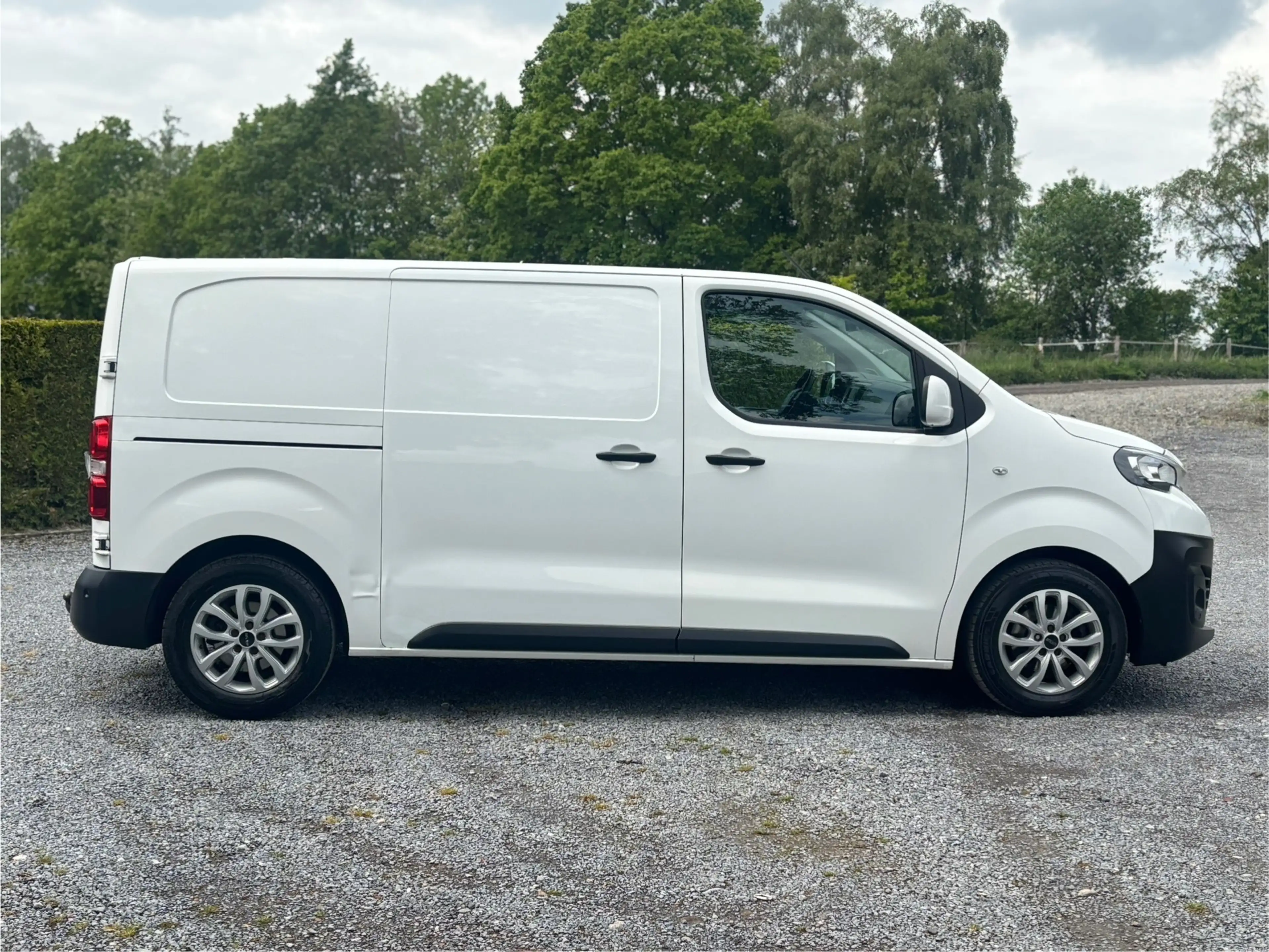 Peugeot Expert 2.0 BlueHDi L1 Compact Premium Pack S — photo 4