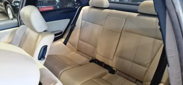 BMW 3 Series view 20