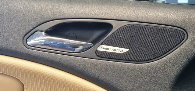 BMW 3 Series view 18