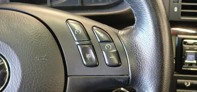 BMW 3 Series view 14