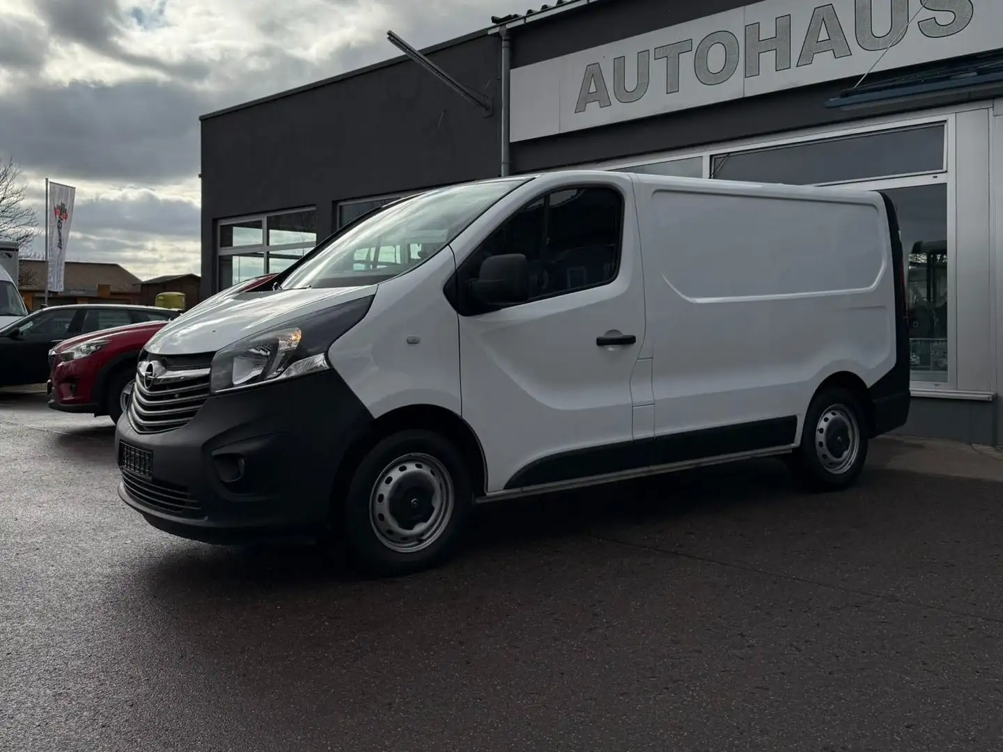 Opel Vivaro Kasten L1H1  2,7t Weiß - 2
