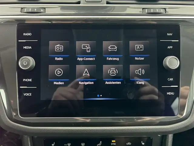 Volkswagen Tiguan view 12