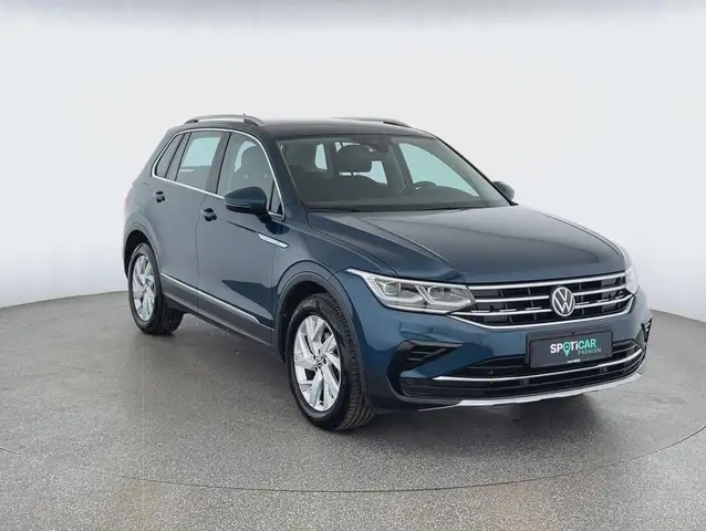 Volkswagen Tiguan view 3