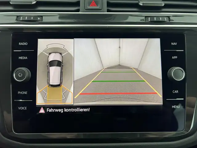 Volkswagen Tiguan view 13