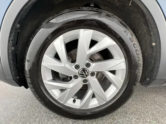 Volkswagen Tiguan view 6