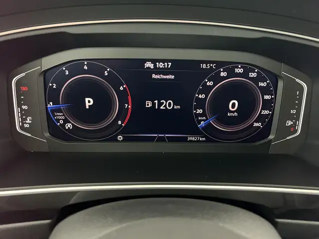 Volkswagen Tiguan view 11