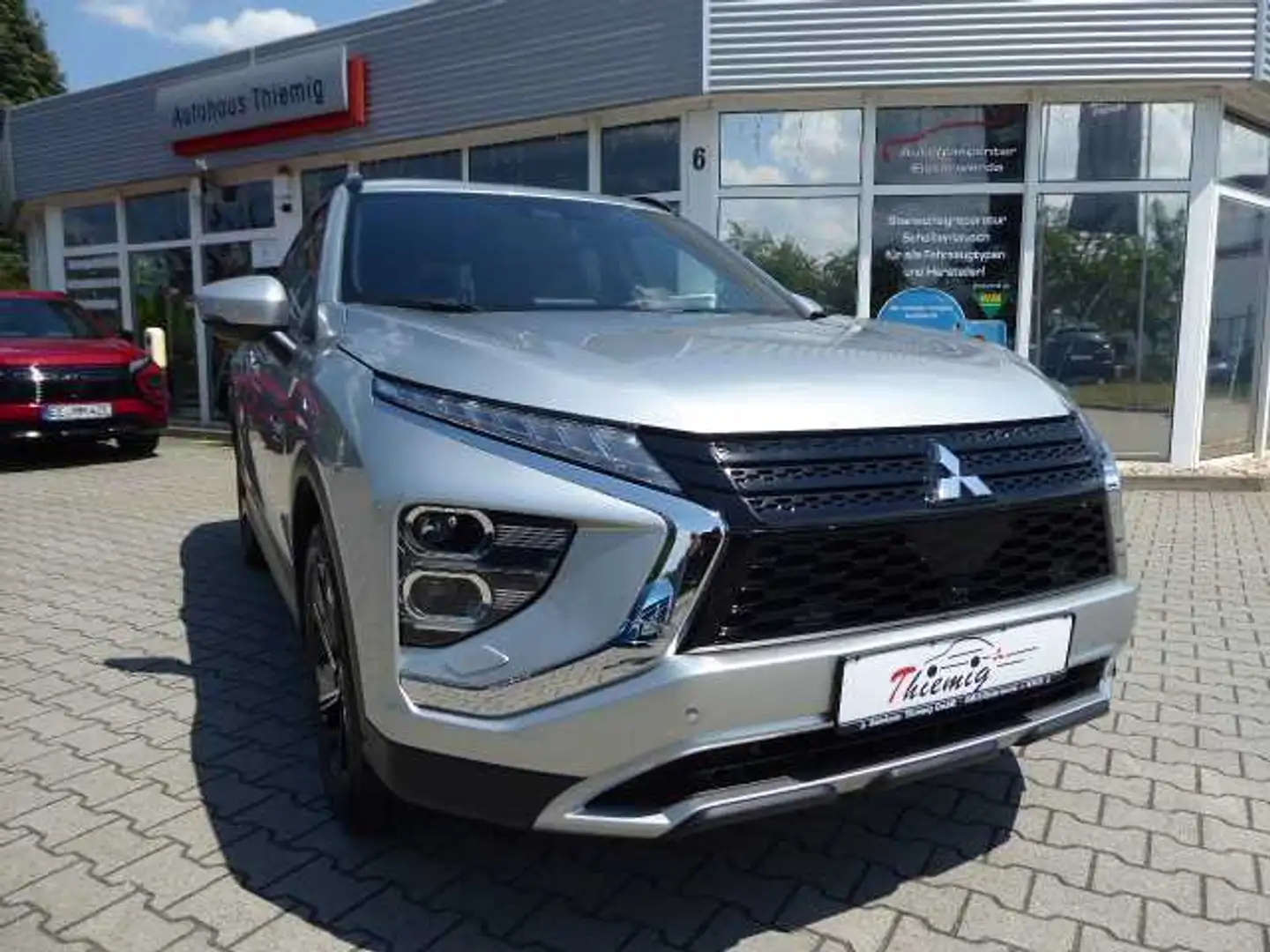 Mitsubishi Eclipse Cross Plug-in Hybrid PLUS 2.4 MIVEC 4WD Silber - 1
