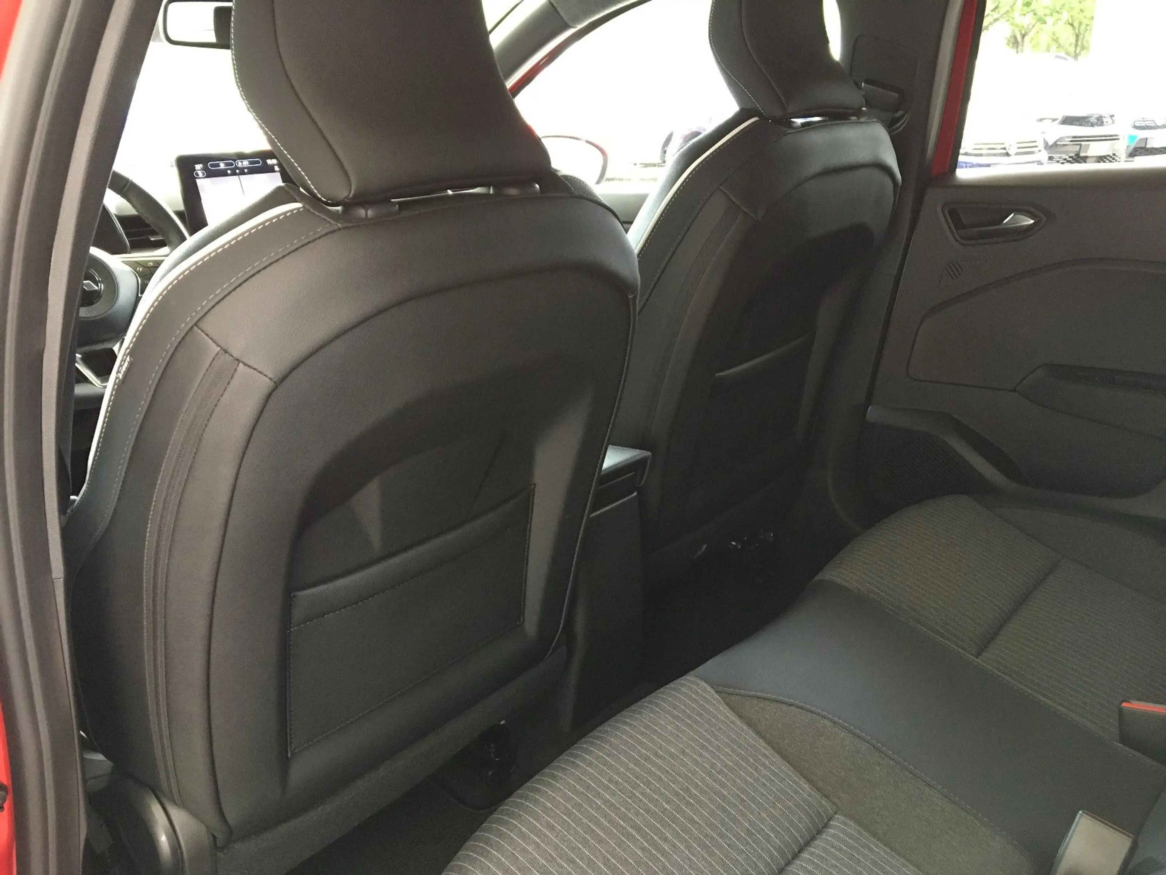Mitsubishi Colt 1.6 Select Hybrid Autom/LED/Nav/Kamera/Shz — photo 11
