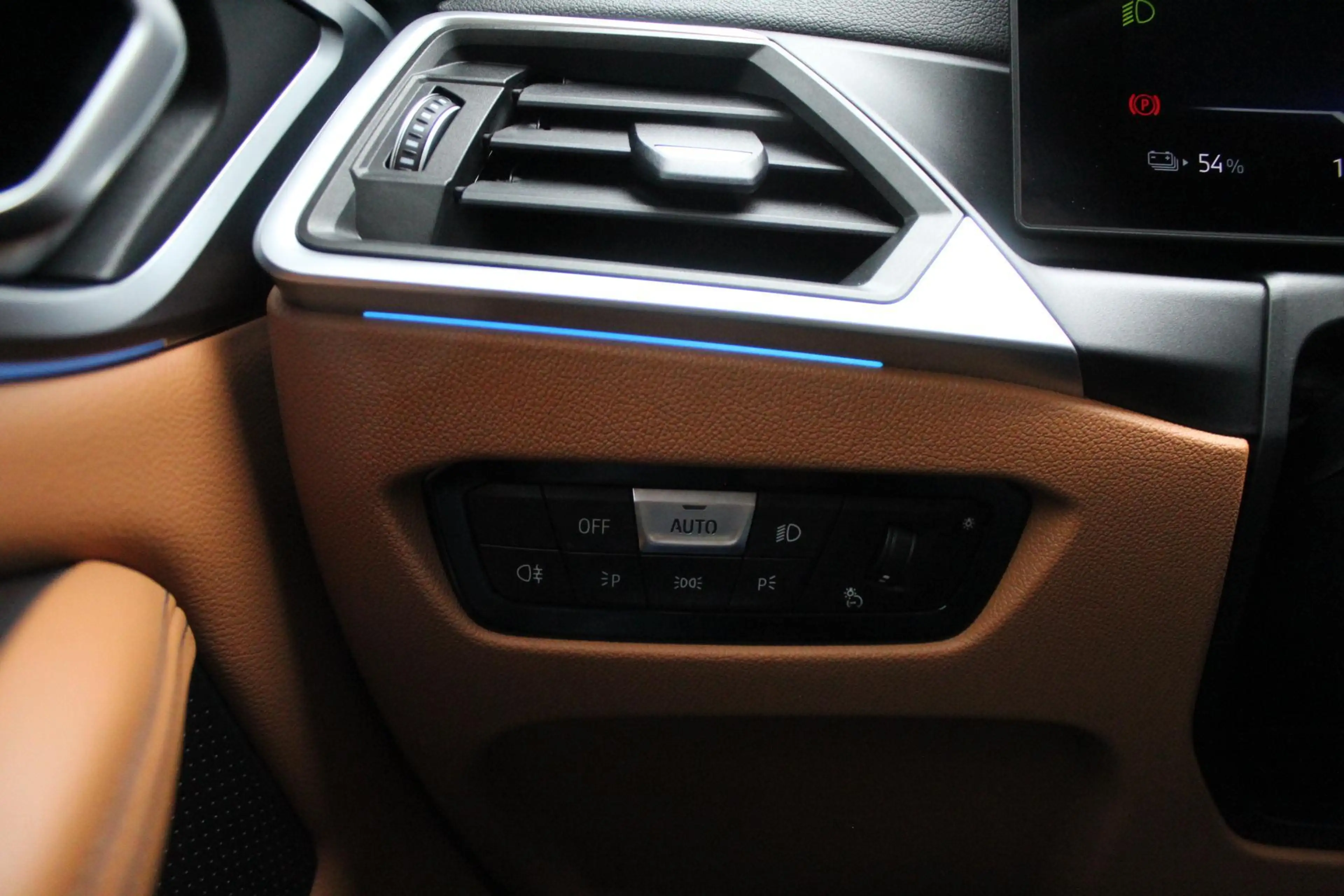 BMW i4 eDrive40 High Ex 84 kWh/Dravit/Performance stoelen — photo 43