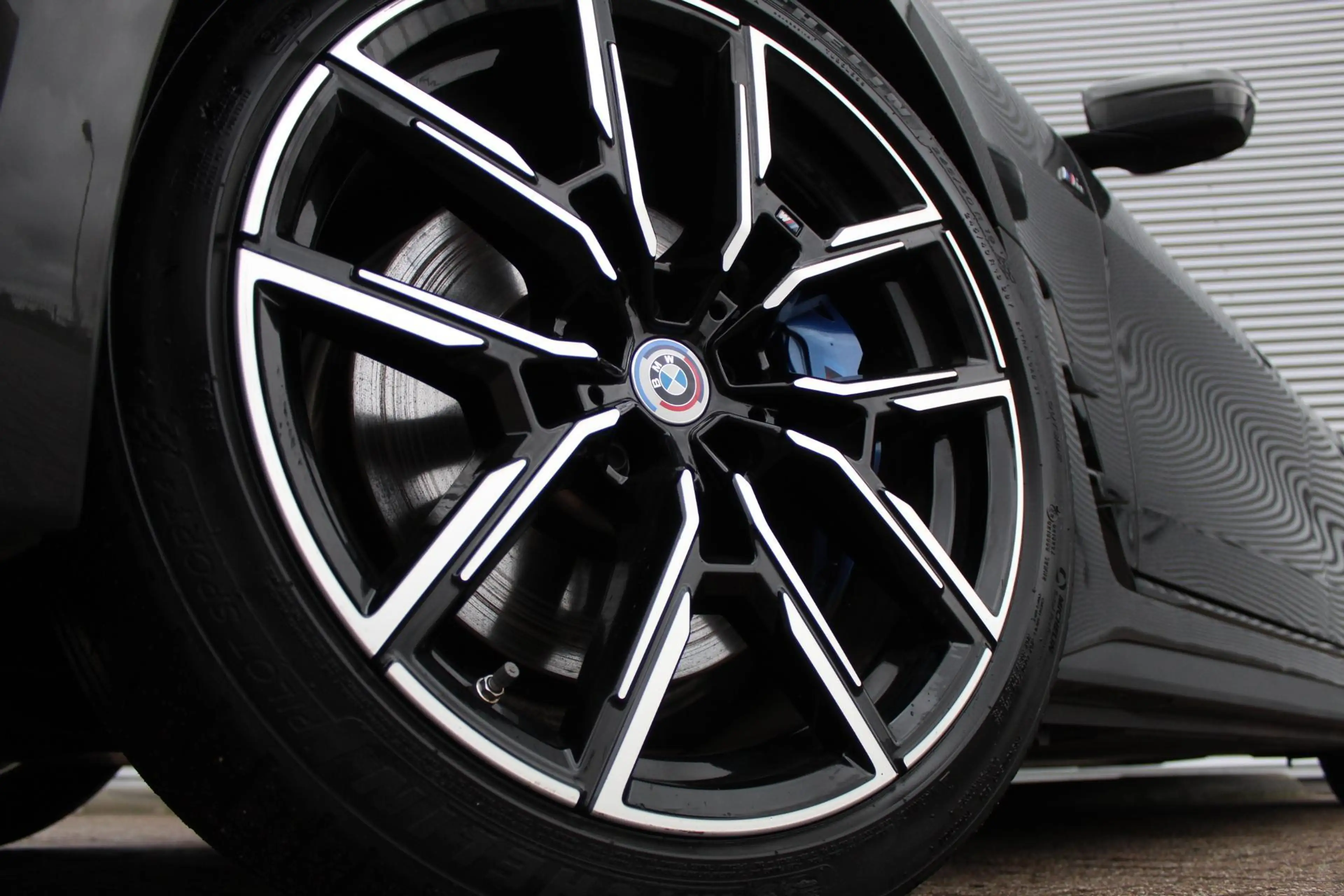 BMW i4 eDrive40 High Ex 84 kWh/Dravit/Performance stoelen — photo 10
