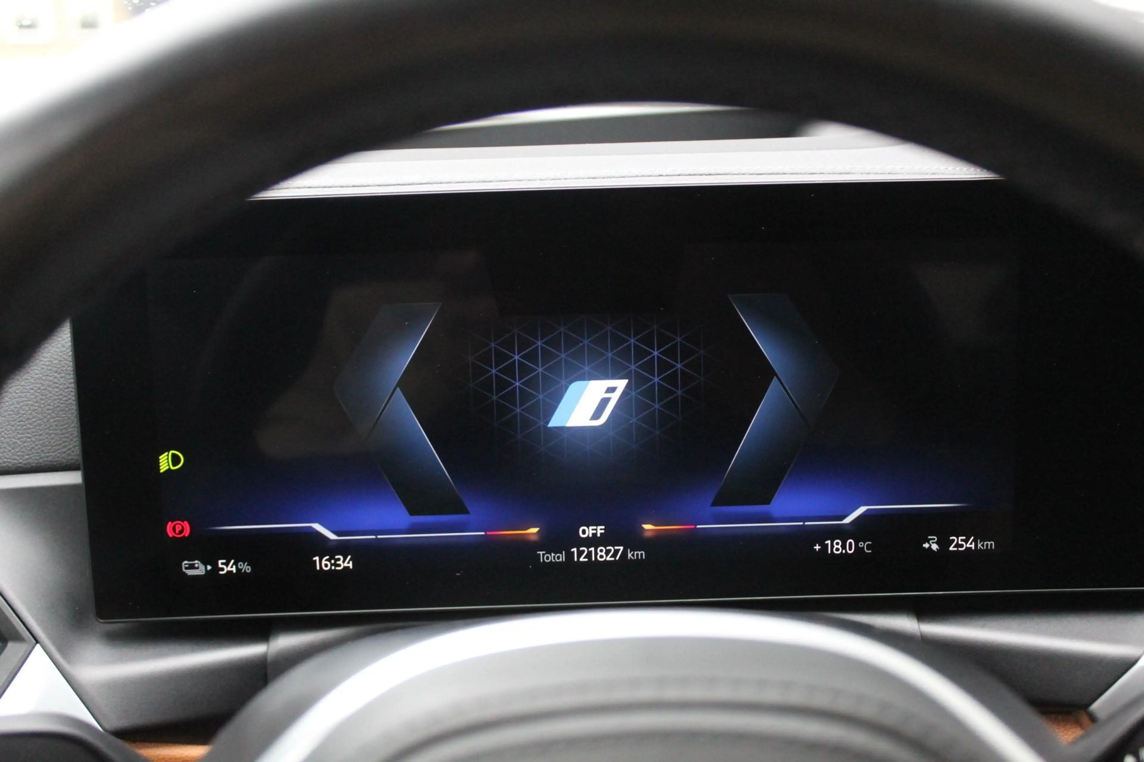 BMW i4 eDrive40 High Ex 84 kWh/Dravit/Performance stoelen — photo 47
