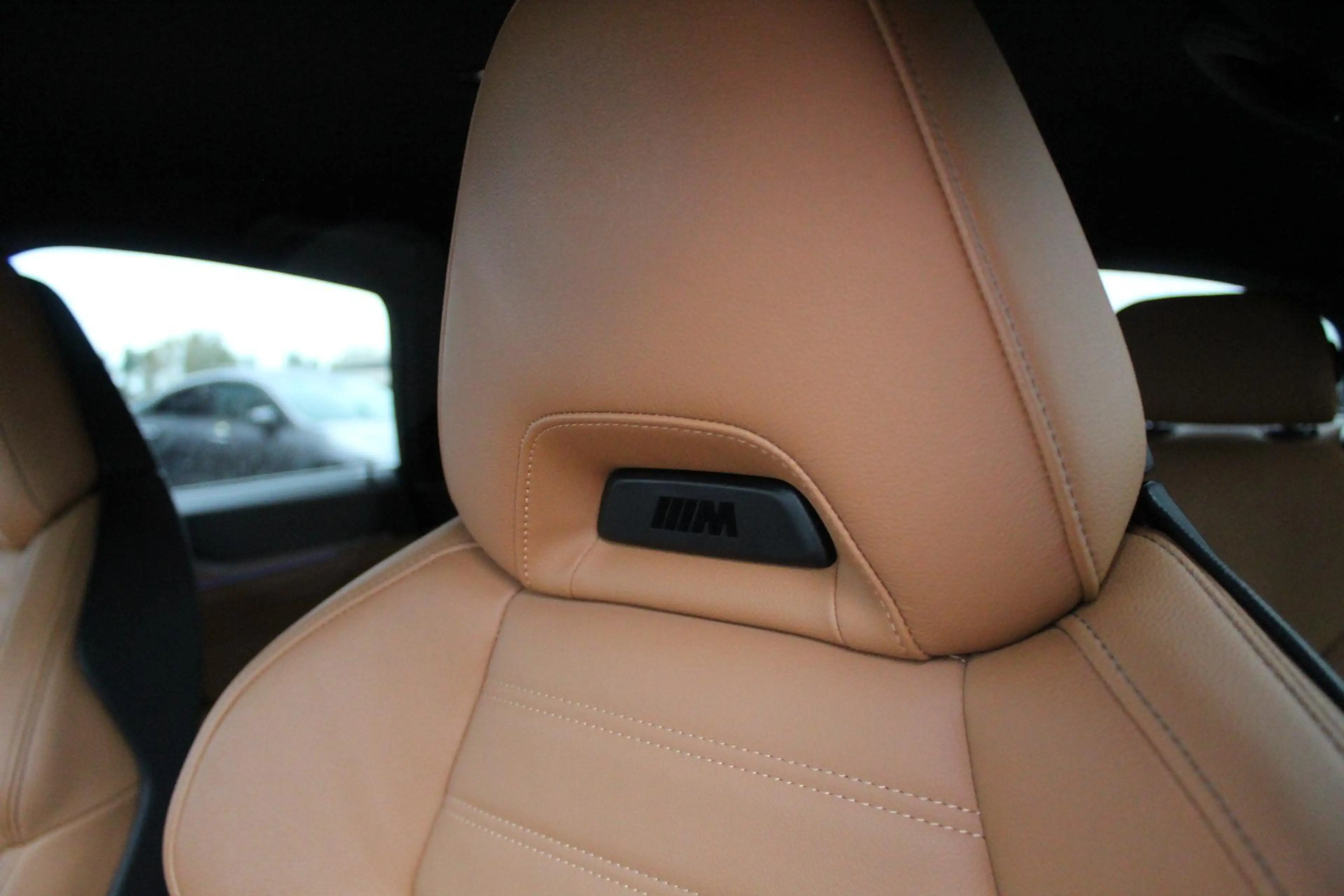 BMW i4 eDrive40 High Ex 84 kWh/Dravit/Performance stoelen — photo 38