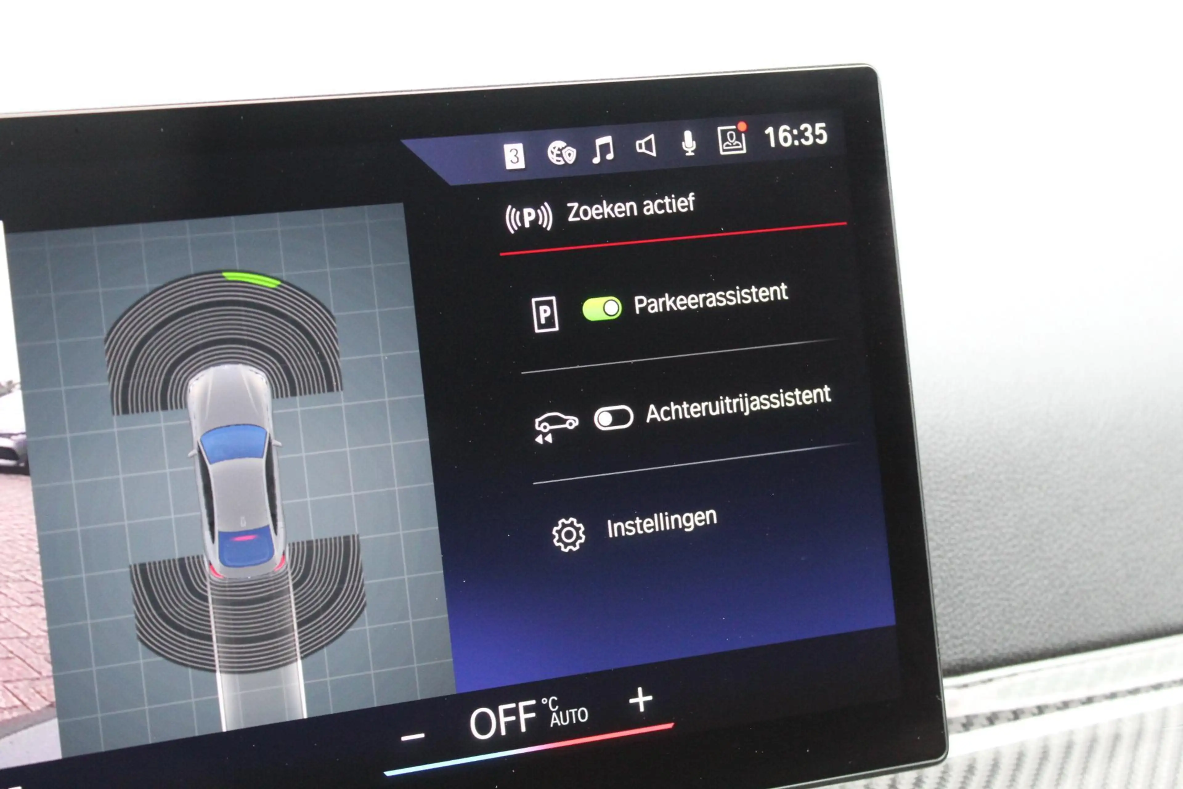 BMW i4 eDrive40 High Ex 84 kWh/Dravit/Performance stoelen — photo 48