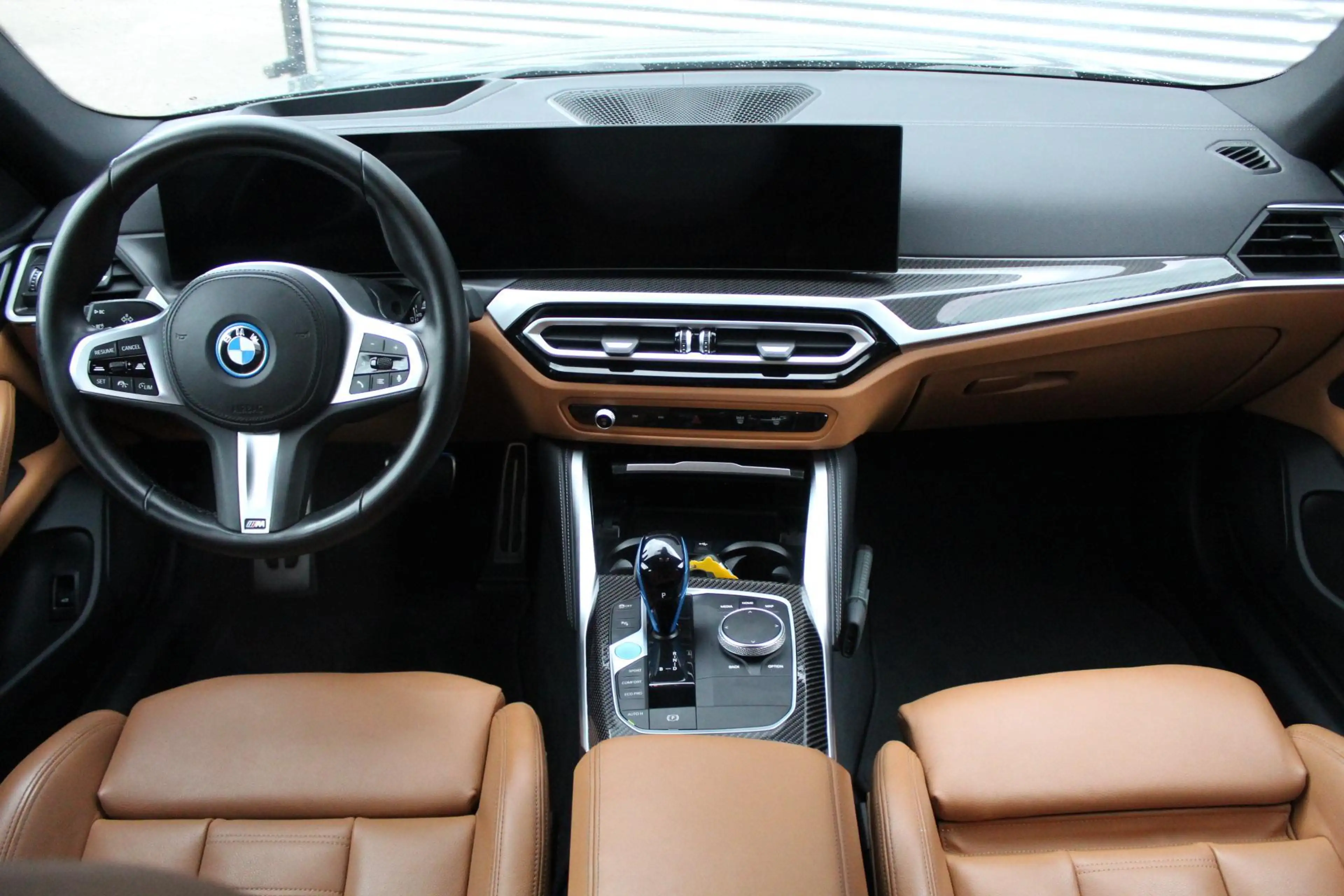 BMW i4 eDrive40 High Ex 84 kWh/Dravit/Performance stoelen — photo 11