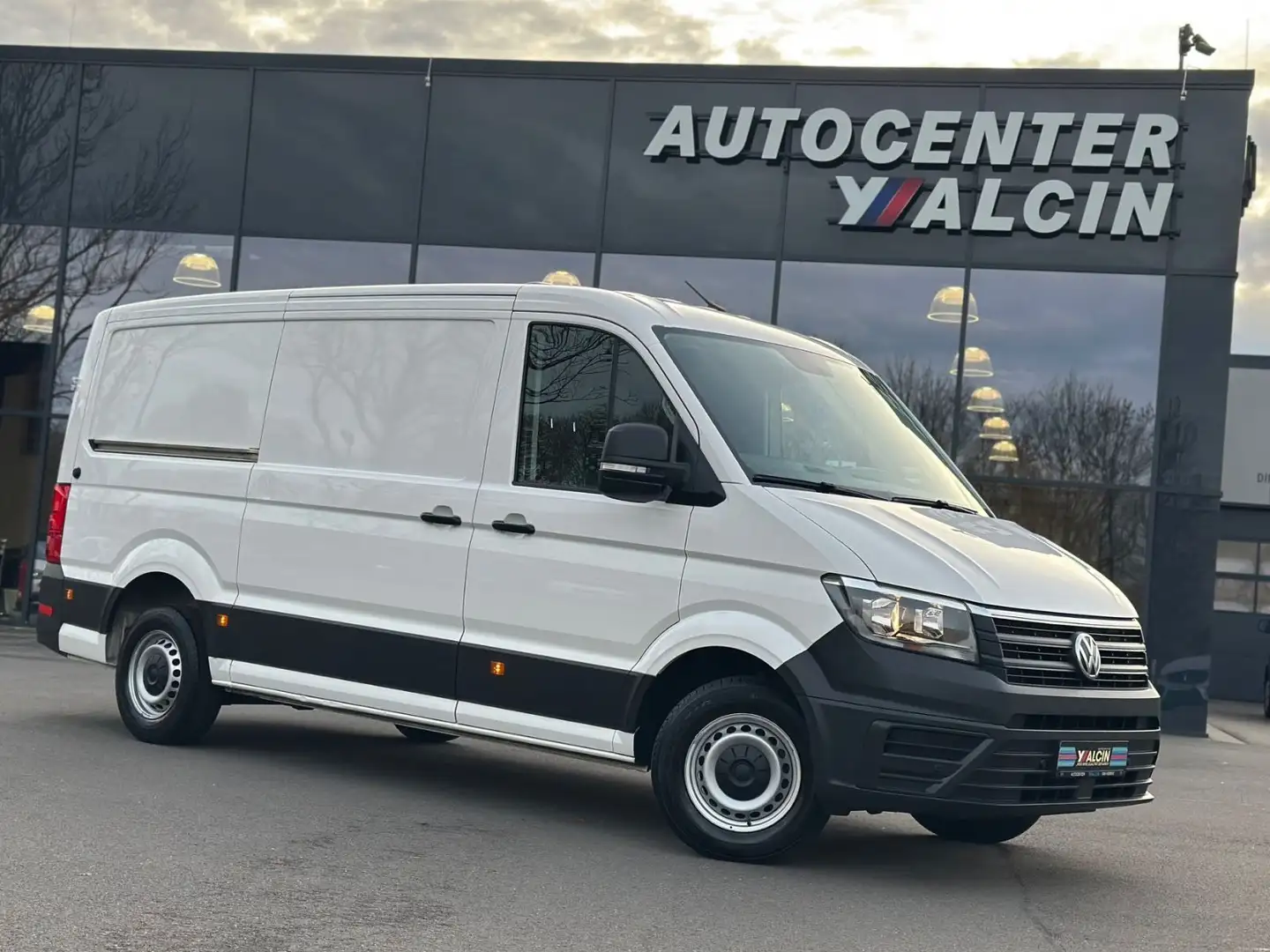 Volkswagen Crafter Kasten 35 Mittellang 1.HA/NAV/R-CAM/ERGO Weiß - 1