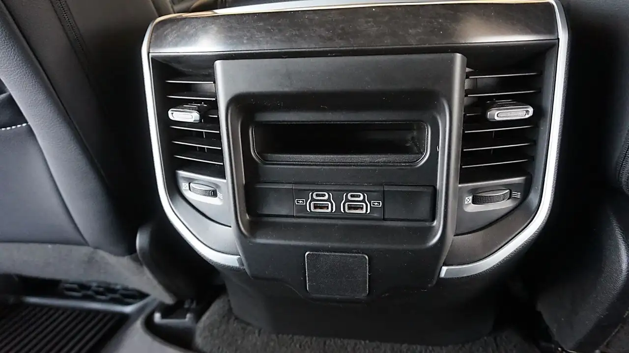 Dodge RAM 2023 — фото 16