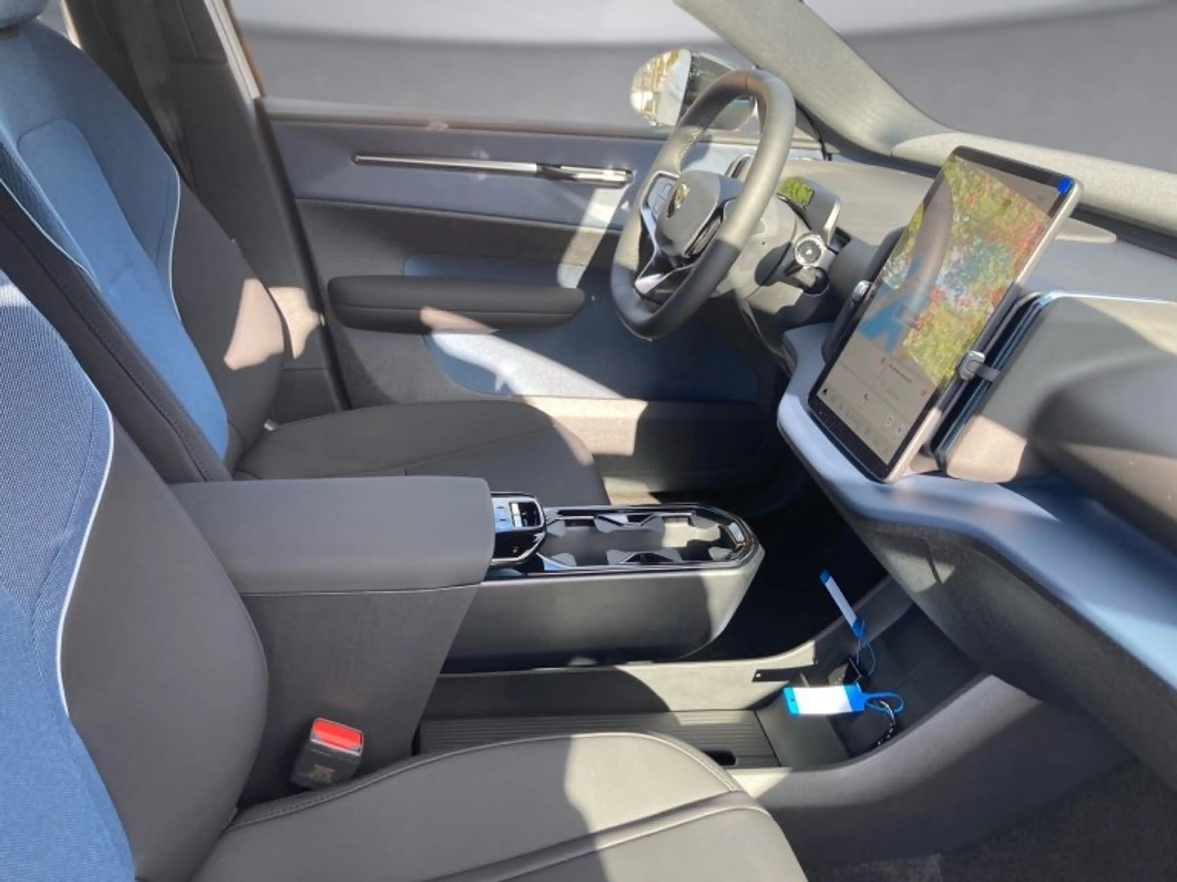 Volvo EX30 Plus, P5 Long Range Vollelektrisch — photo 9