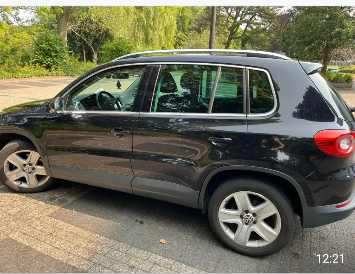 Volkswagen Tiguan 1.4 TSI Comf.&Design Zwart - 2