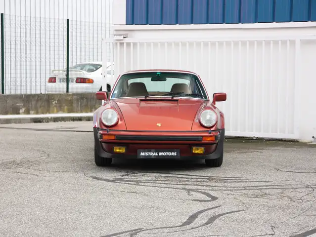 Porsche 930